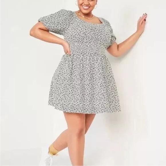 Old Navy Black & White Floral Smocked Puff Sleeve Square Neckline Mini Dress 2X - Picture 10 of 11